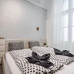 Elisabeth 50 * Budapeste